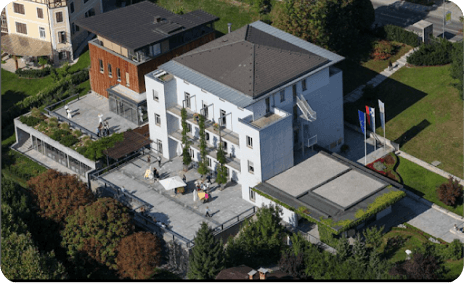 GalleryImage